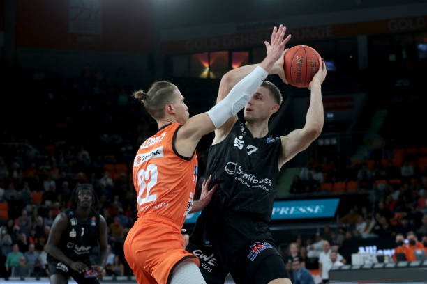 那不勒斯的 那不勒斯的